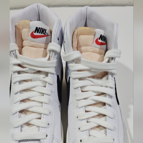 Nike Blazer Mid 77 Women's Size 7.5 Sneakers White Black Sneakers - Picture 5 of 12